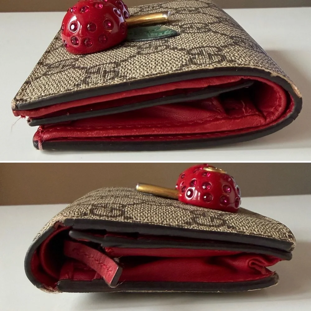 🍒 Gucci GG Supreme Cherry Crystal Compact Wallet - Picture 7 of 13